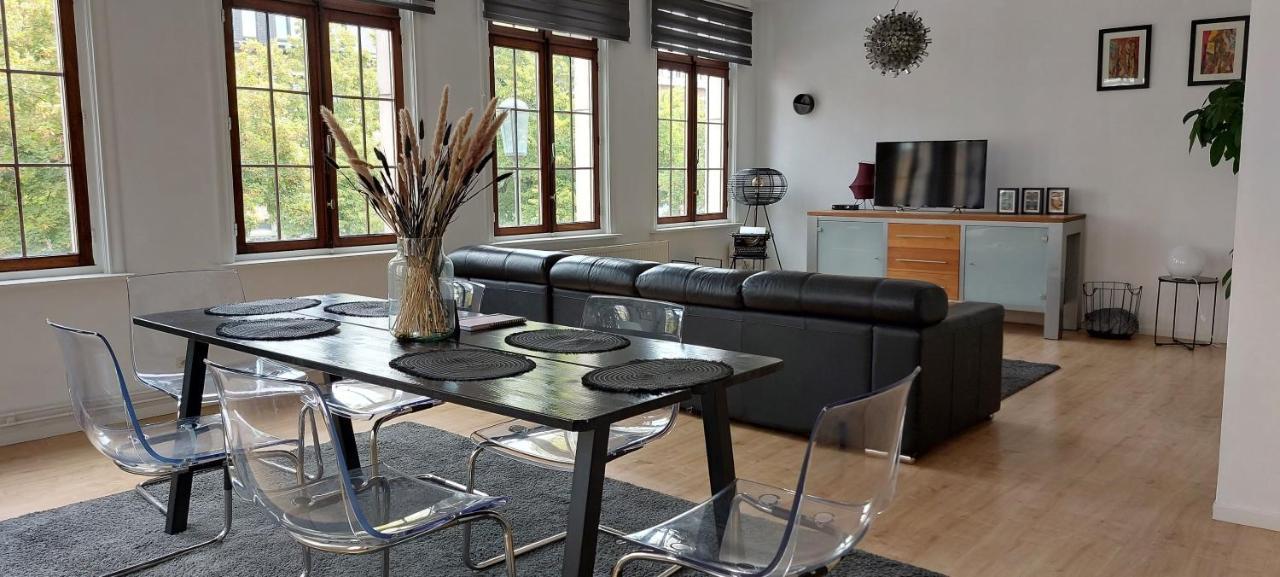 The View - Spacious 2 Bdr Appt In With View Αμβέρσα Εξωτερικό φωτογραφία